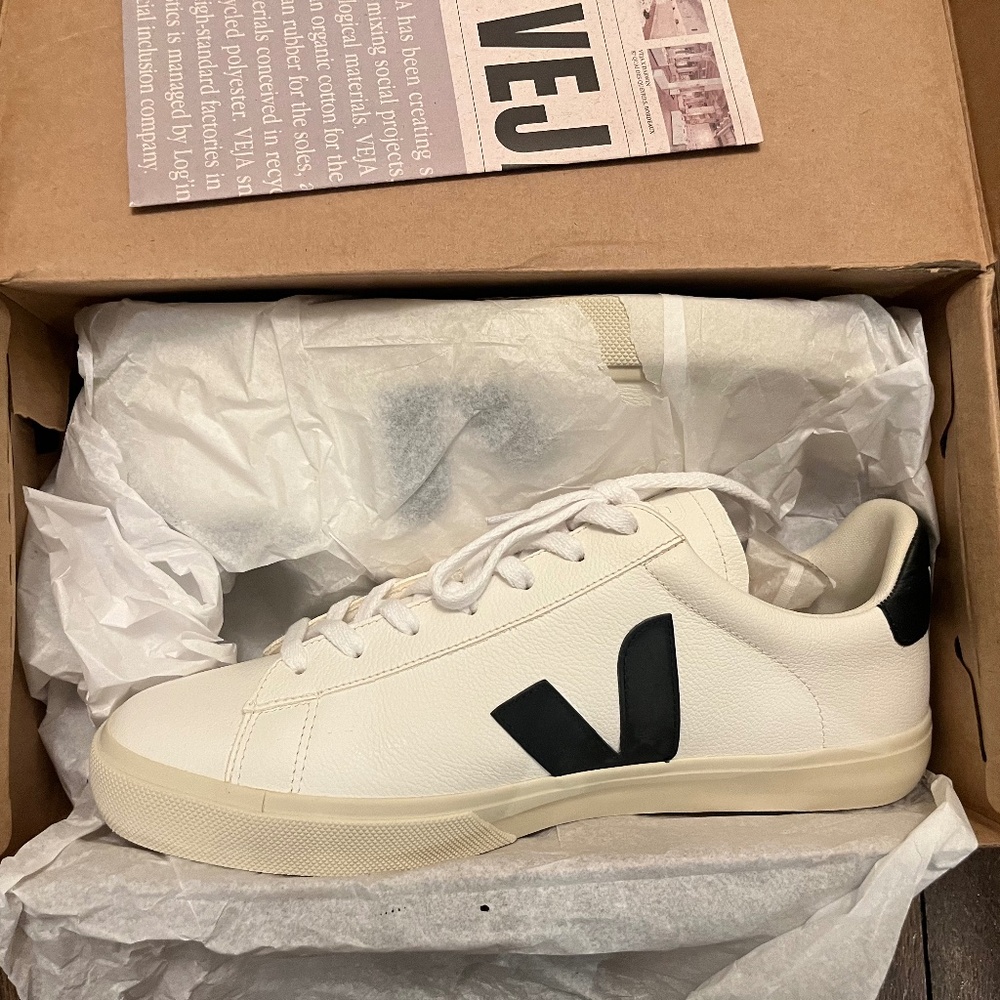 Veja Campo size 11 Extra white / Black men's sneakers brand new in box